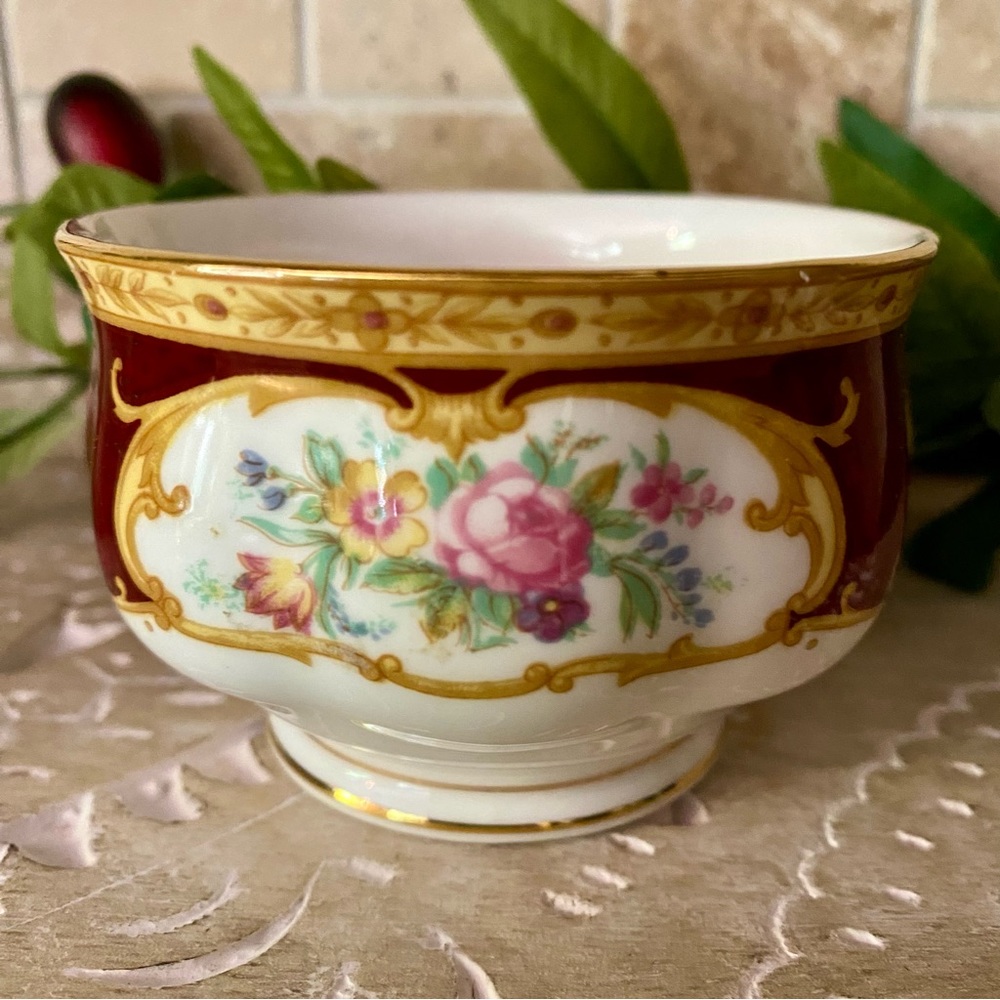 Royal Albert Lady Hamilton Sugar Bowl Made in England